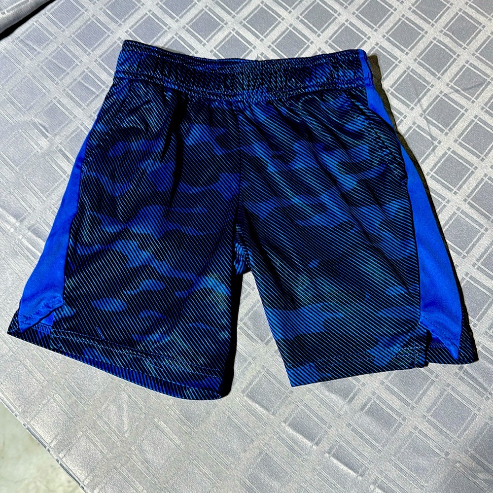 All in motion shorts